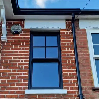 サッシ窓を傾ける